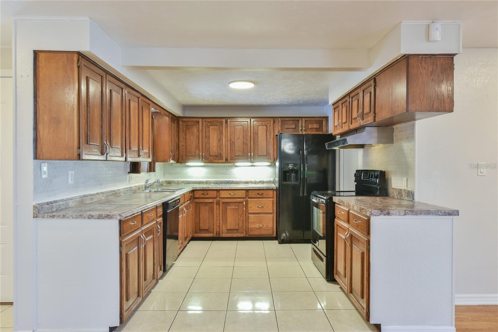 Image 17 of 48 For 1828 Lake Weir Avenue