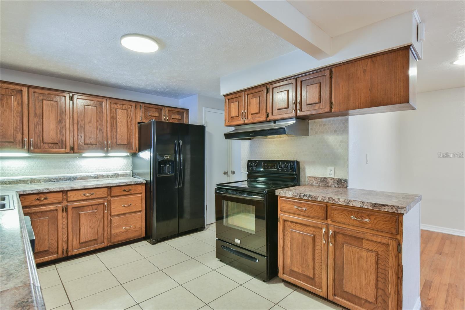 Image 18 of 48 For 1828 Lake Weir Avenue