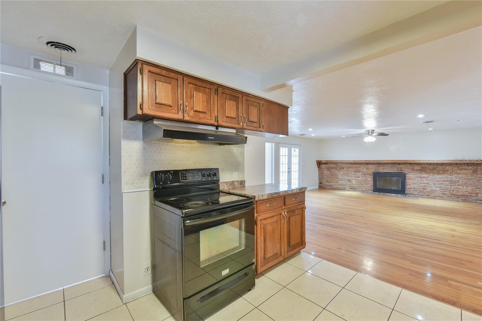 Image 21 of 48 For 1828 Lake Weir Avenue