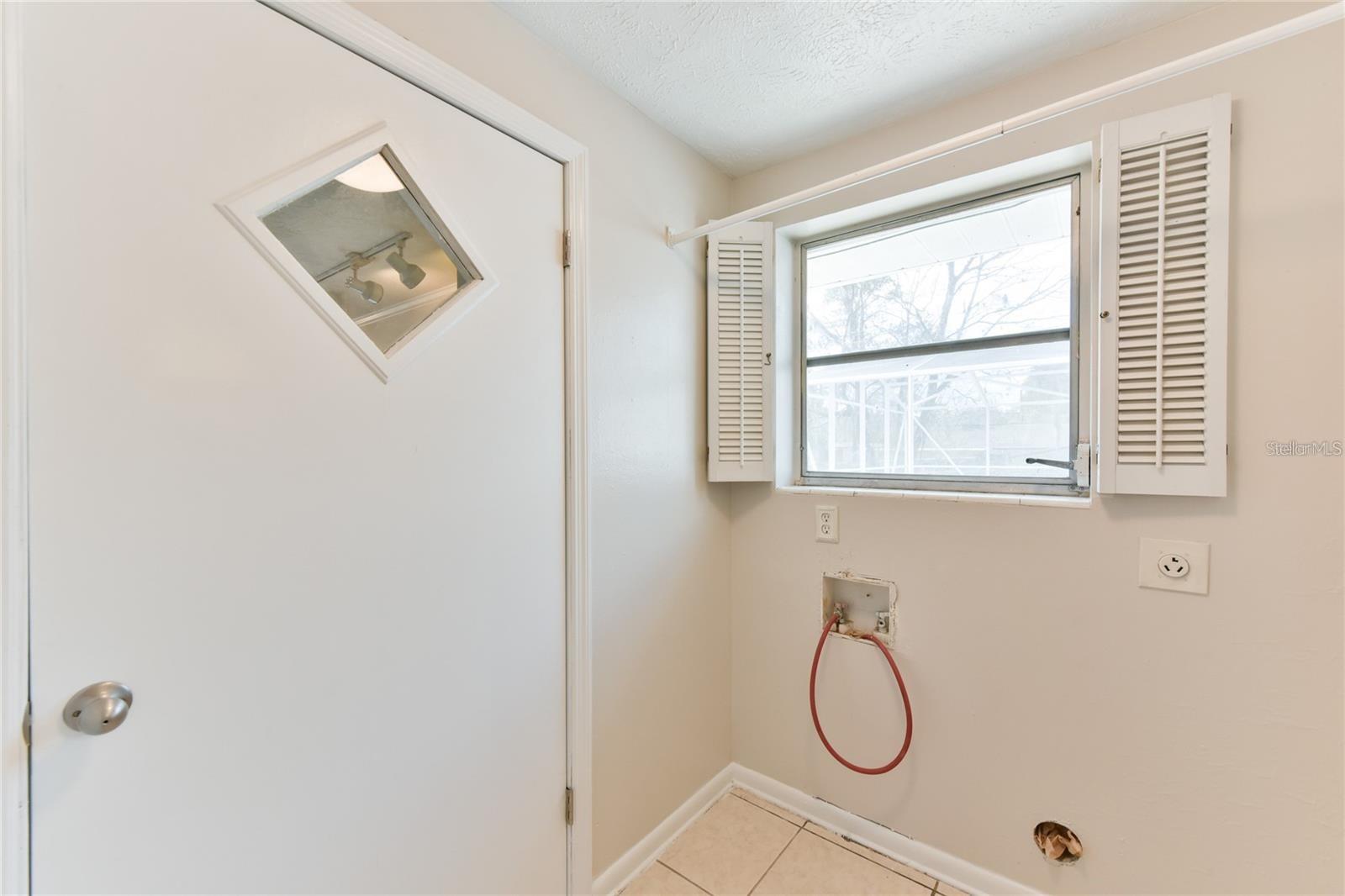 Image 22 of 48 For 1828 Lake Weir Avenue