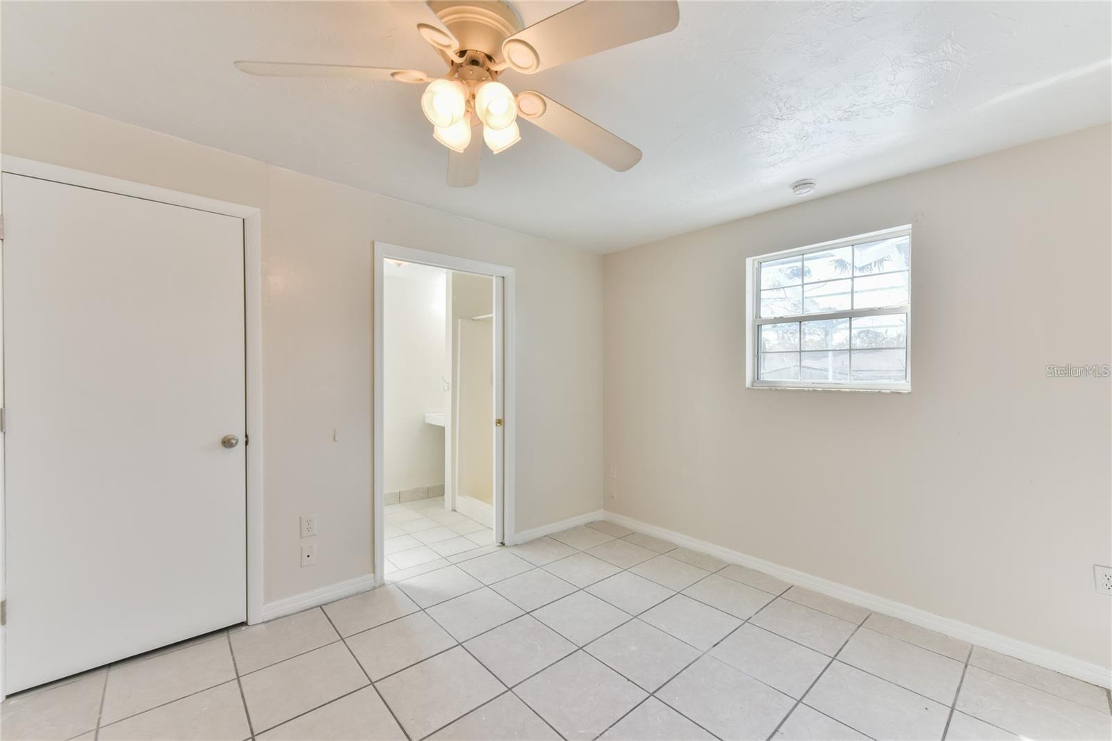 Image 28 of 48 For 1828 Lake Weir Avenue