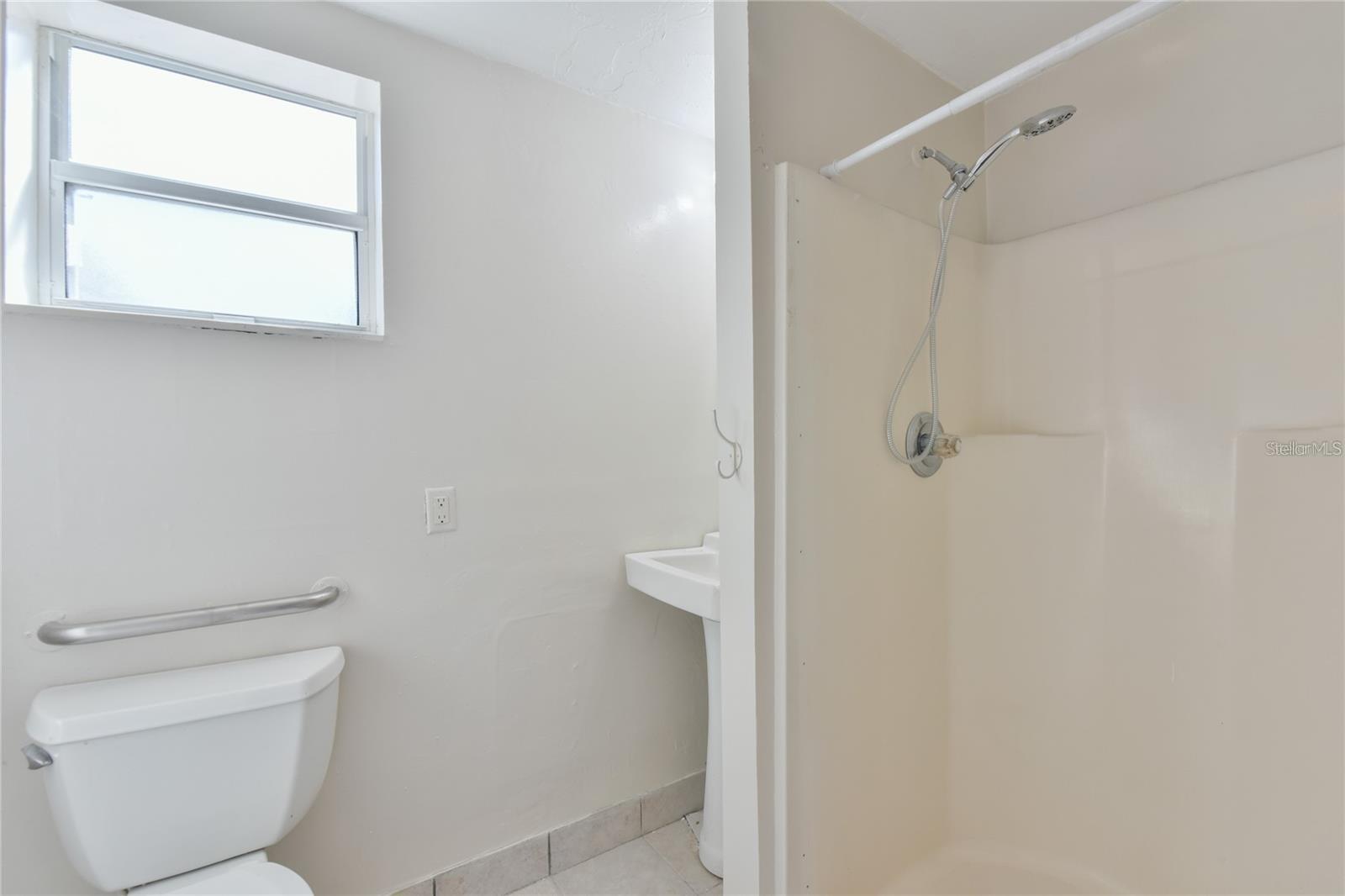 Image 30 of 48 For 1828 Lake Weir Avenue