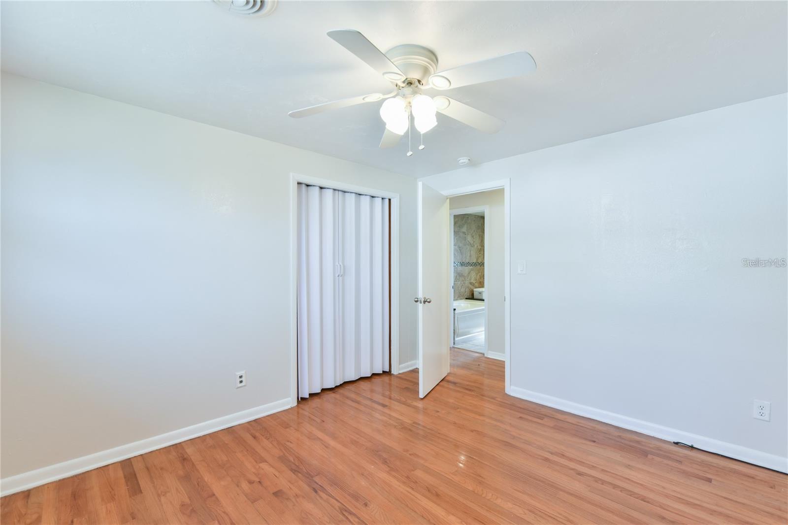 Image 32 of 48 For 1828 Lake Weir Avenue