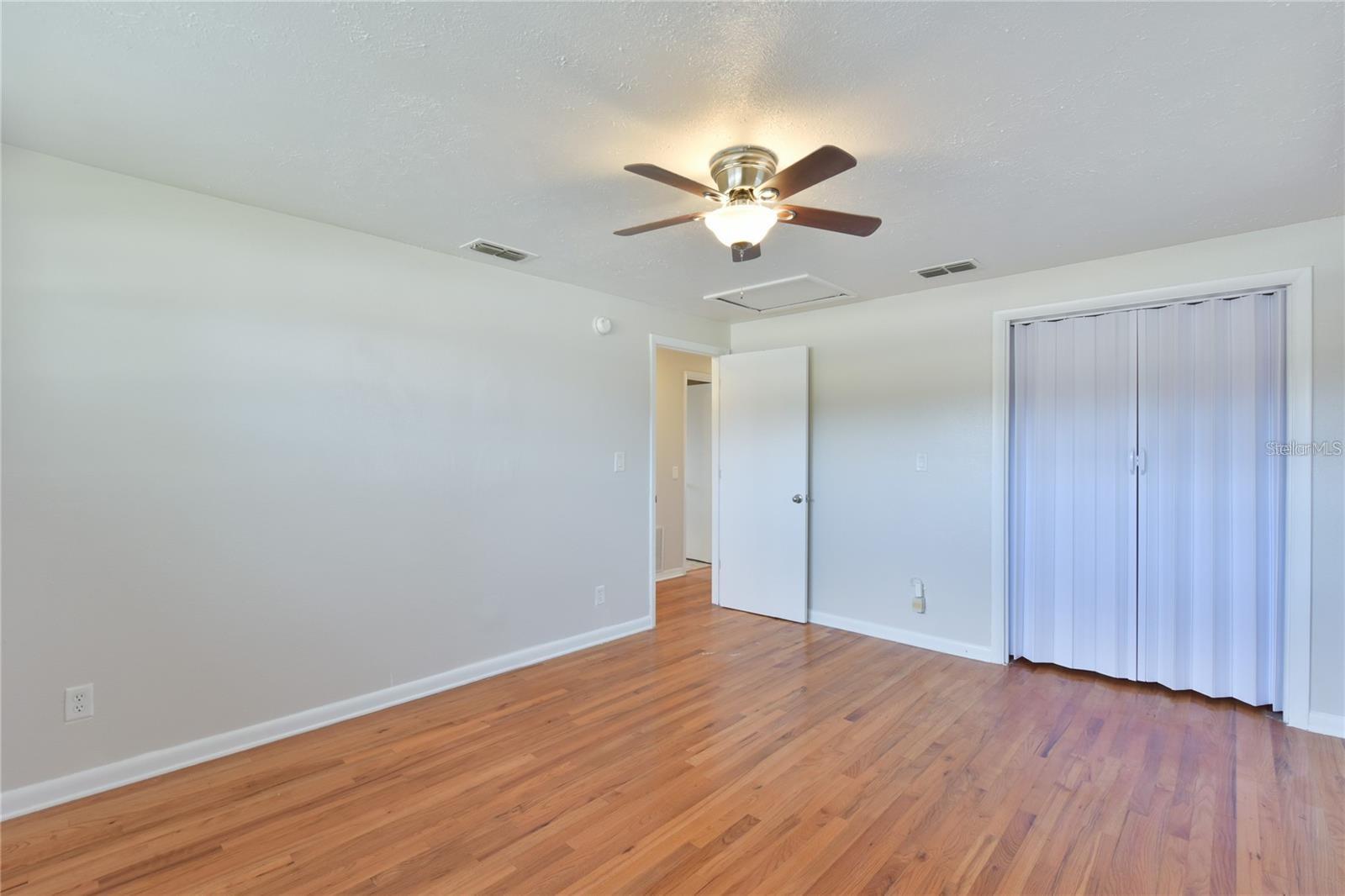 Image 36 of 48 For 1828 Lake Weir Avenue