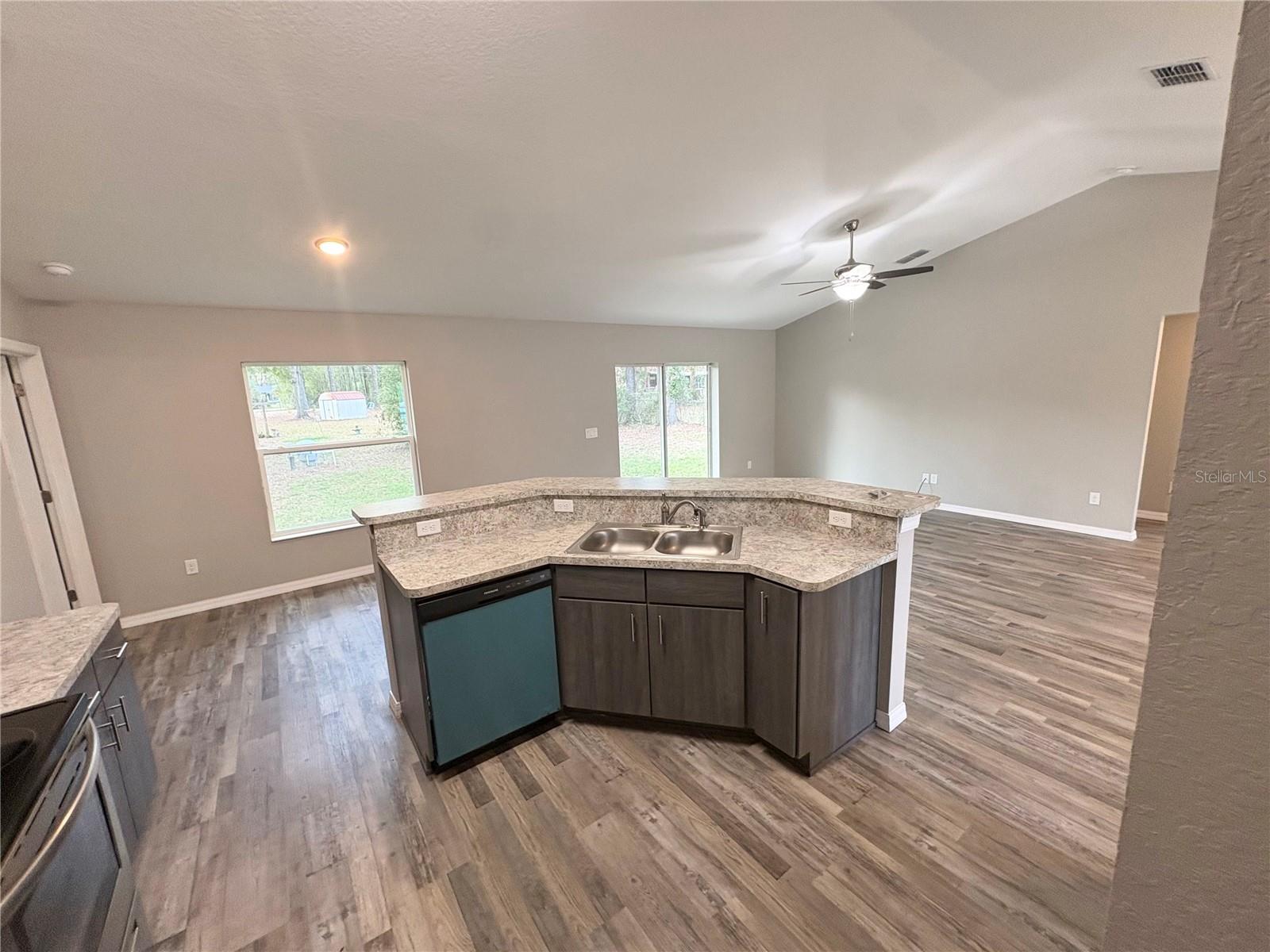 Image 11 of 26 For 5384 60th Terrace