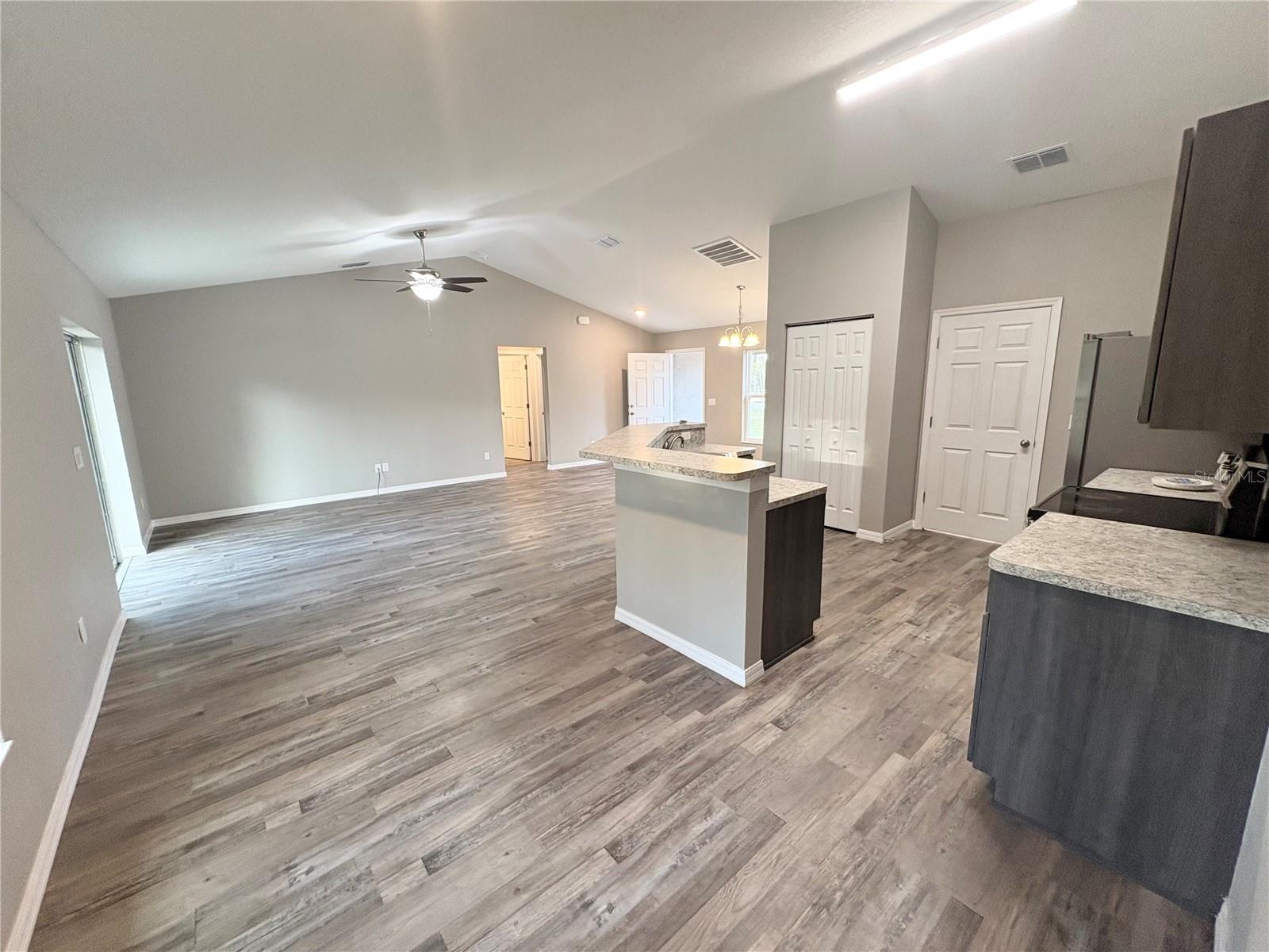 Image 9 of 26 For 5384 60th Terrace