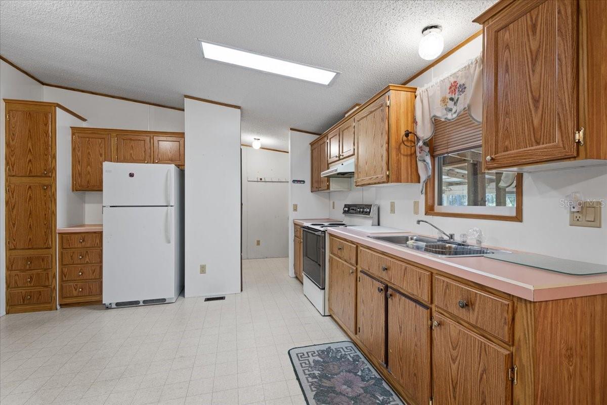 Image 10 of 40 For 14430 Levy Street