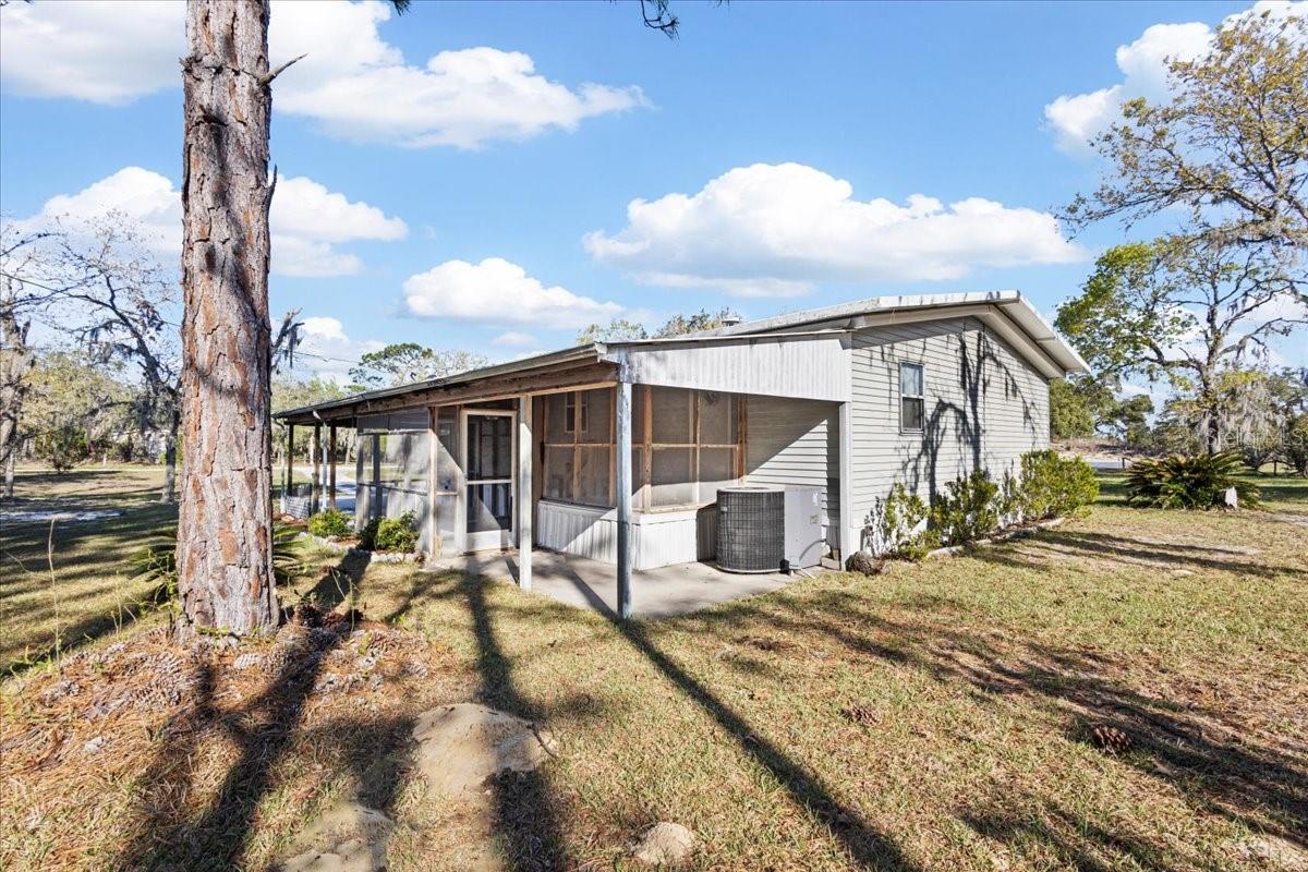 Image 32 of 40 For 14430 Levy Street