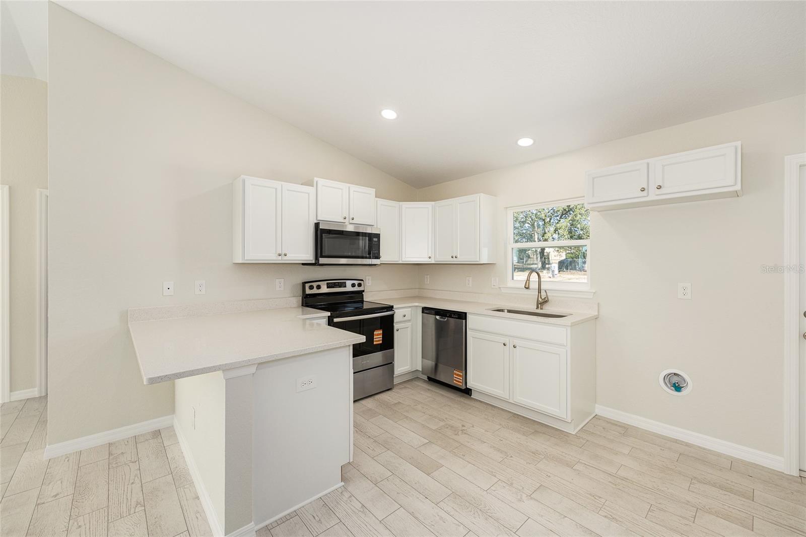 Image 17 of 48 For 35 Pine Radial