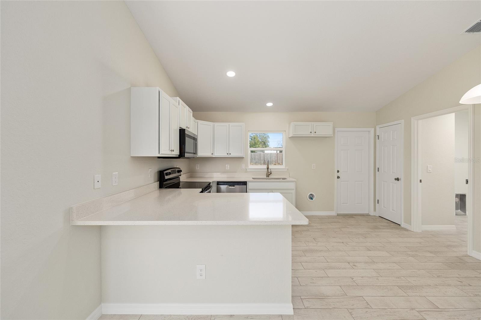 Image 18 of 48 For 35 Pine Radial