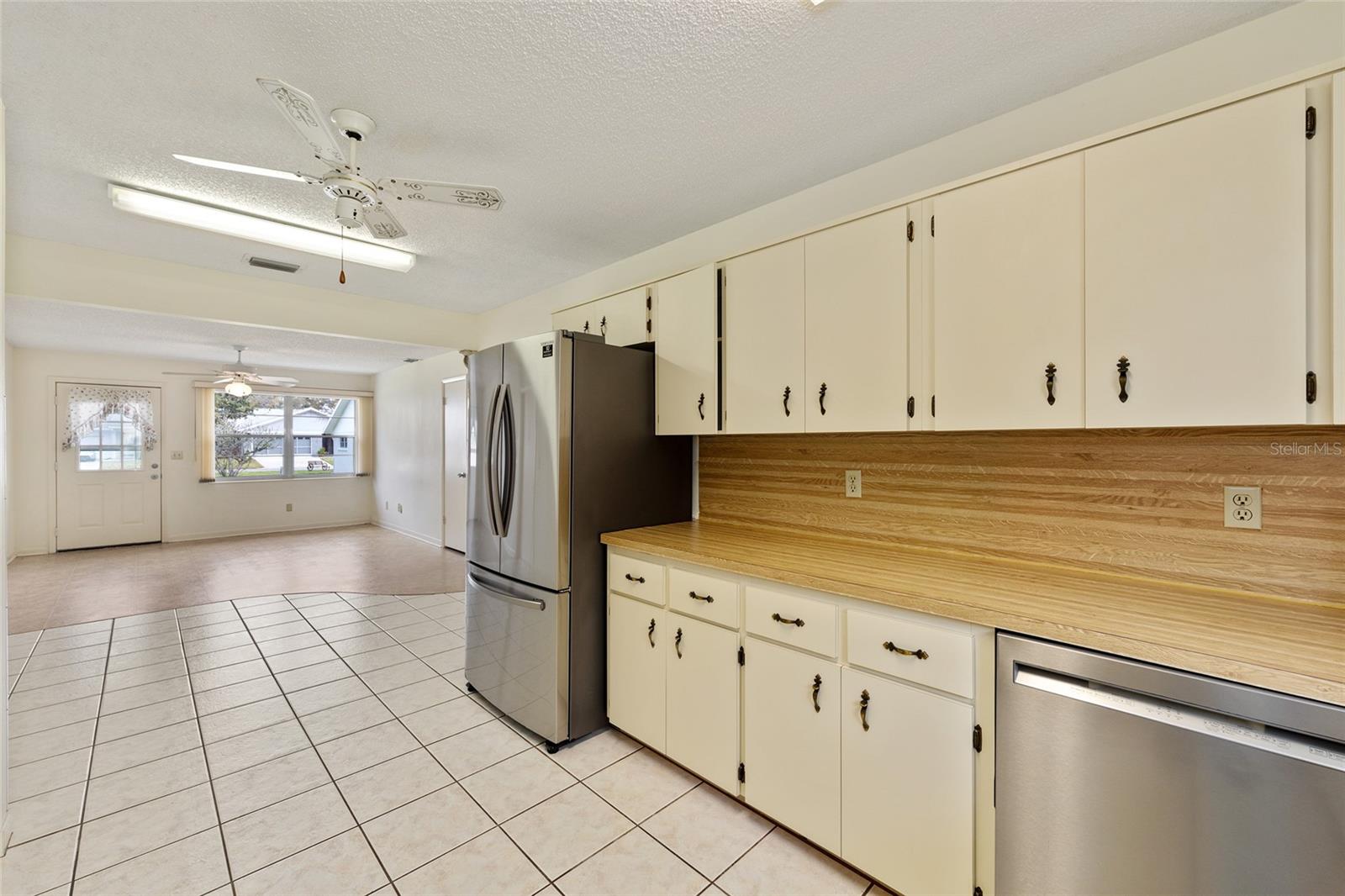 Listing photo id 15 for 8709 96th Street B