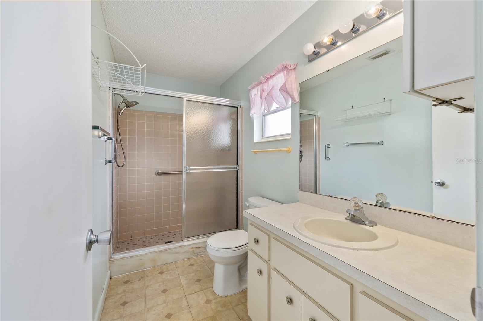 Listing photo id 20 for 8709 96th Street B