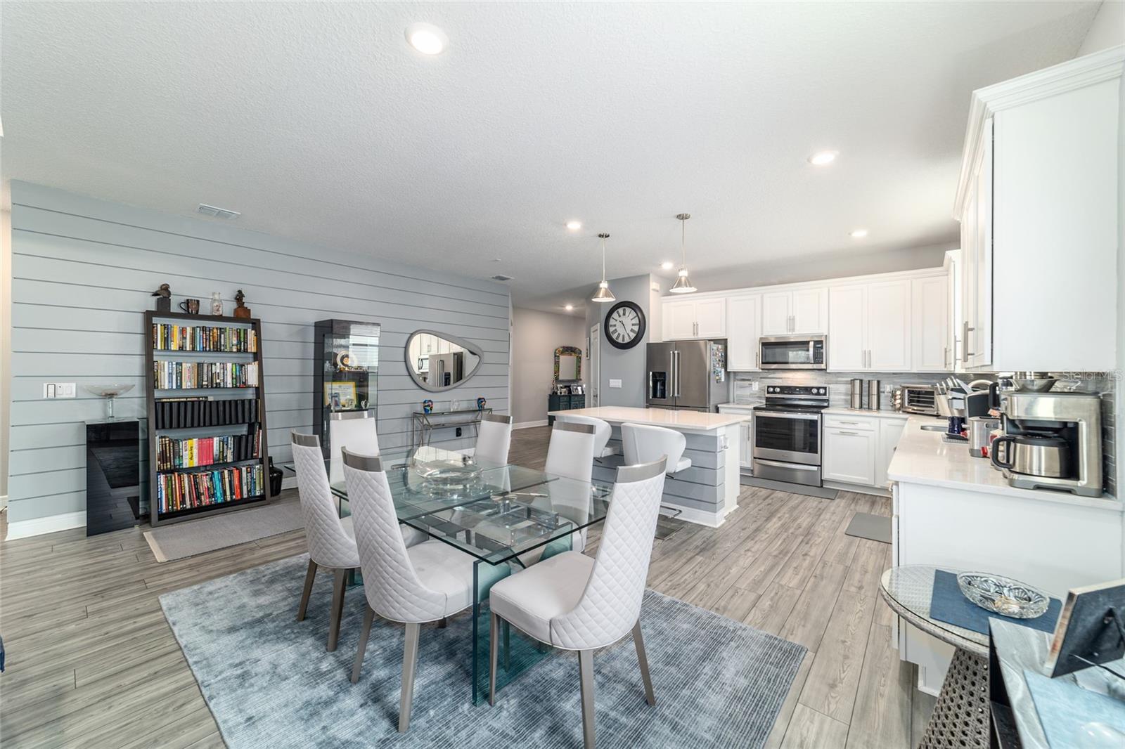 Image 16 of 62 For 9435 52nd Loop