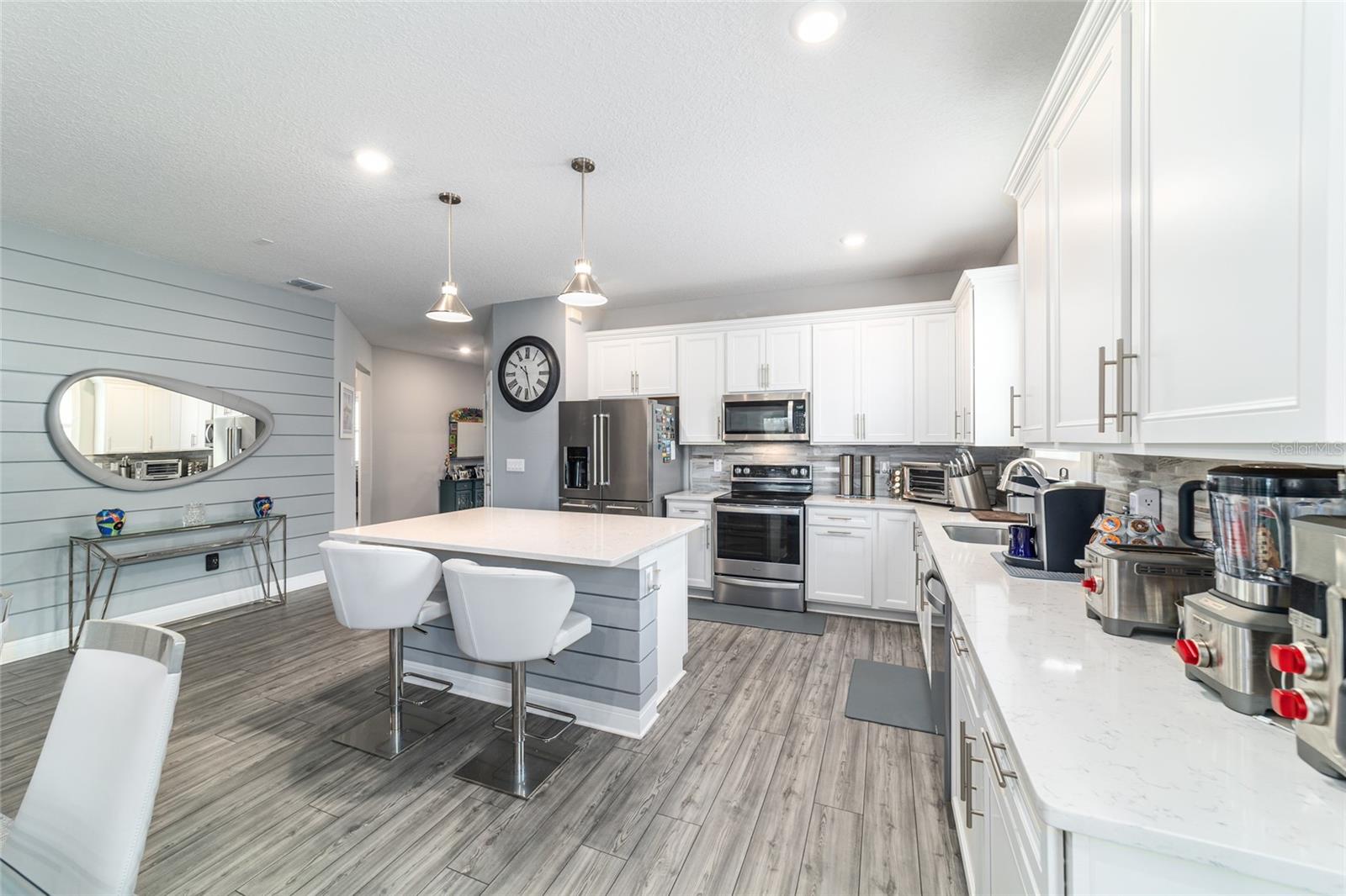 Image 17 of 62 For 9435 52nd Loop