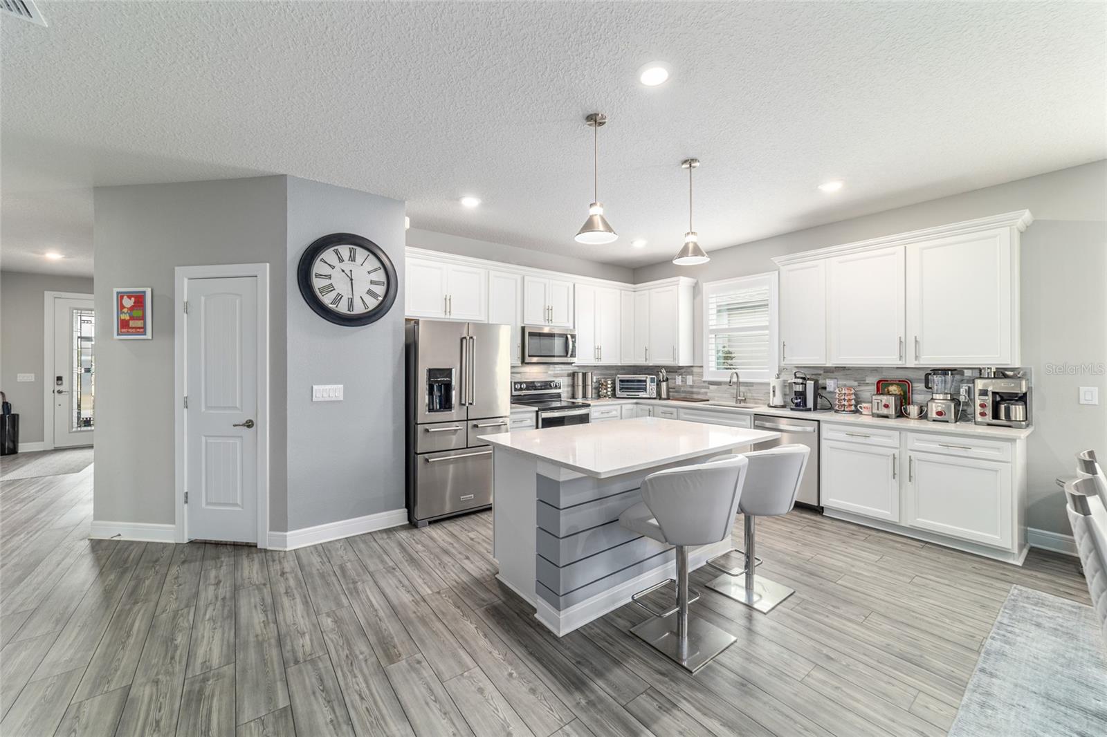 Image 18 of 62 For 9435 52nd Loop