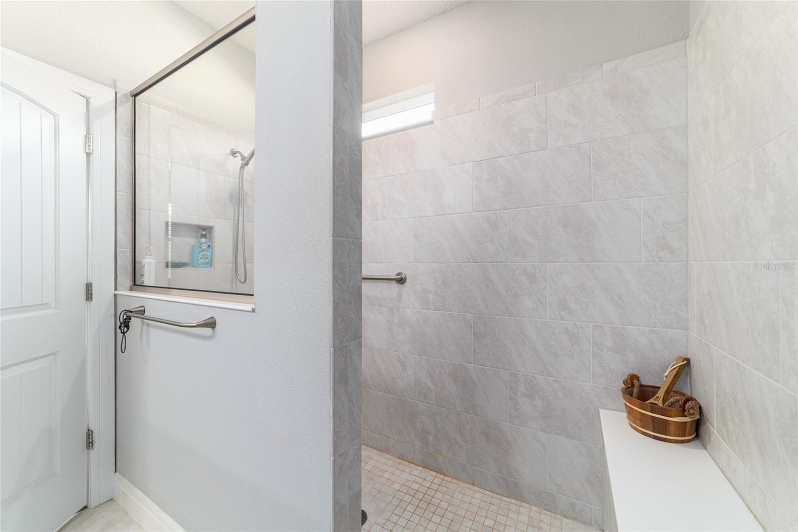 Image 27 of 62 For 9435 52nd Loop