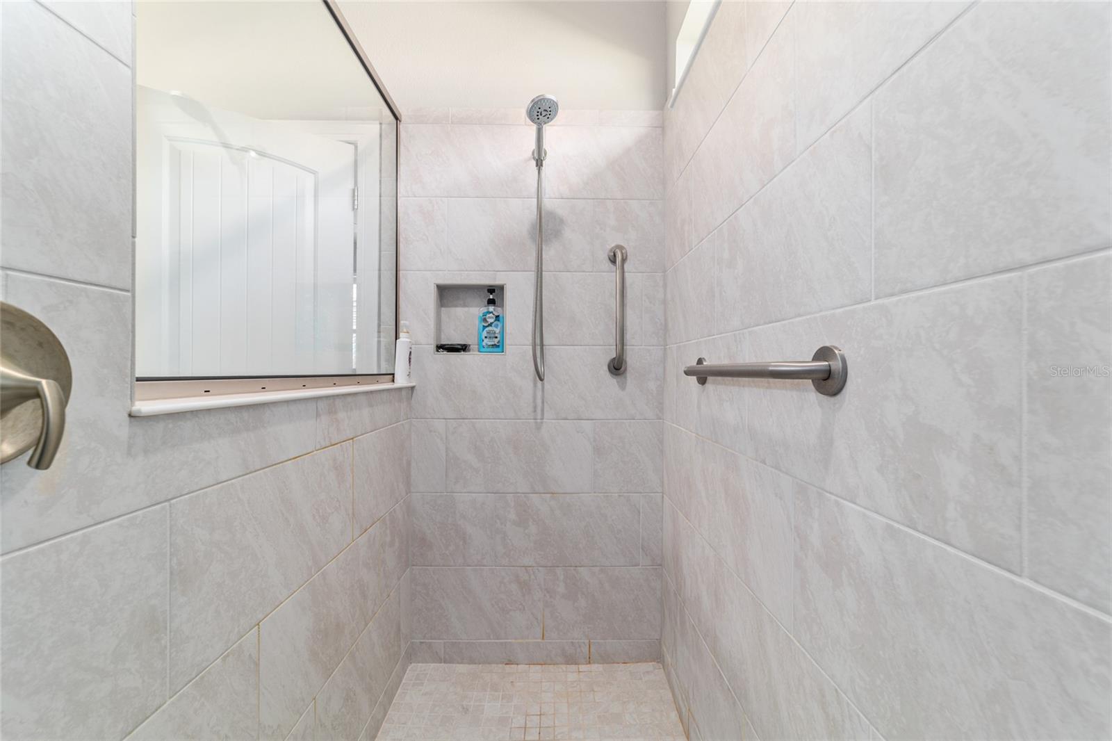 Image 28 of 62 For 9435 52nd Loop