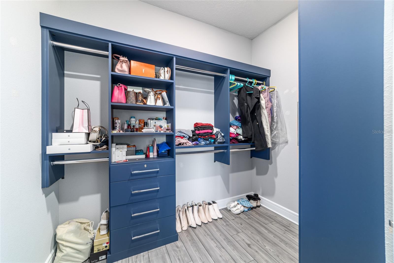 Image 29 of 62 For 9435 52nd Loop