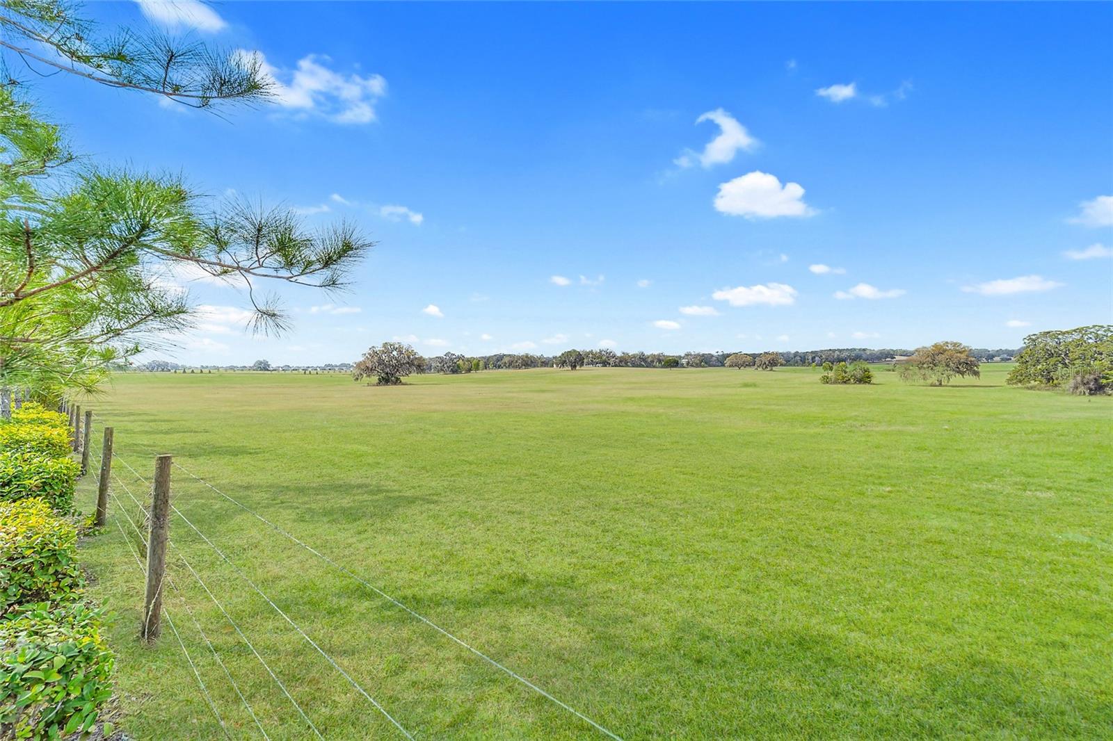 Image 4 of 62 For 9435 52nd Loop