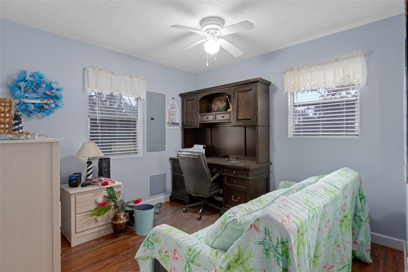 Image 15 of 51 For 5635 Park Hill Way