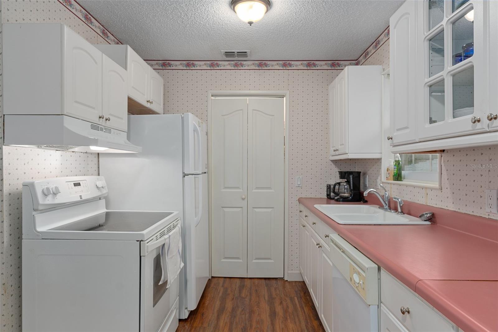 Image 6 of 51 For 5635 Park Hill Way