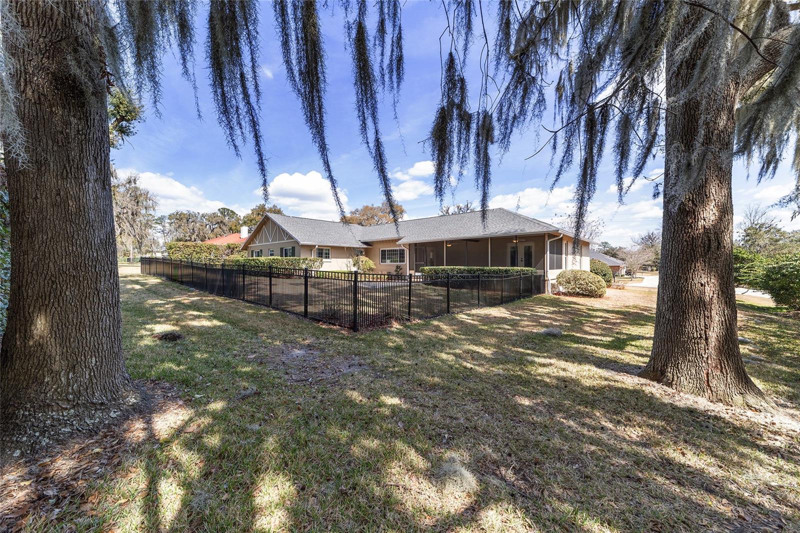 Image 43 of 51 For 5252 76th Court