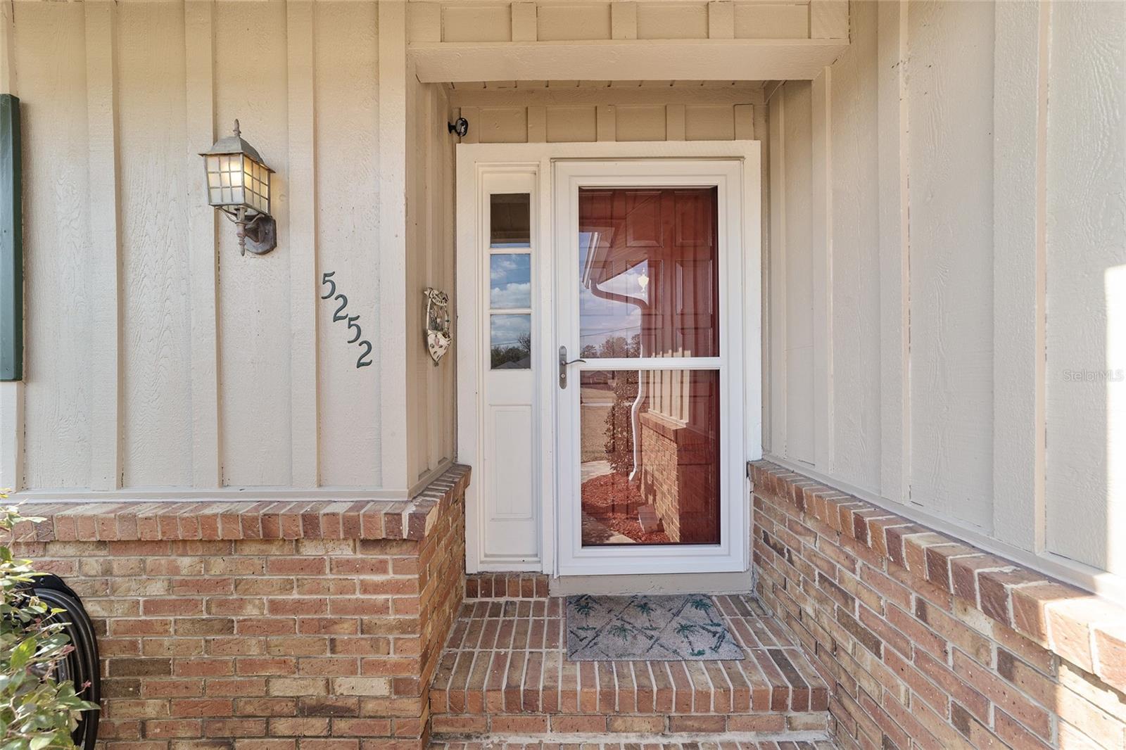 Image 6 of 51 For 5252 76th Court