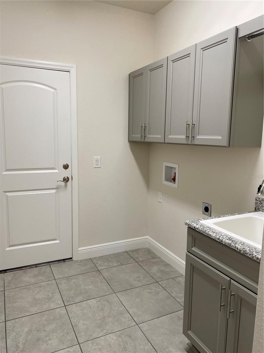 Image 4 of 9 For 6360 Dalewood Circle