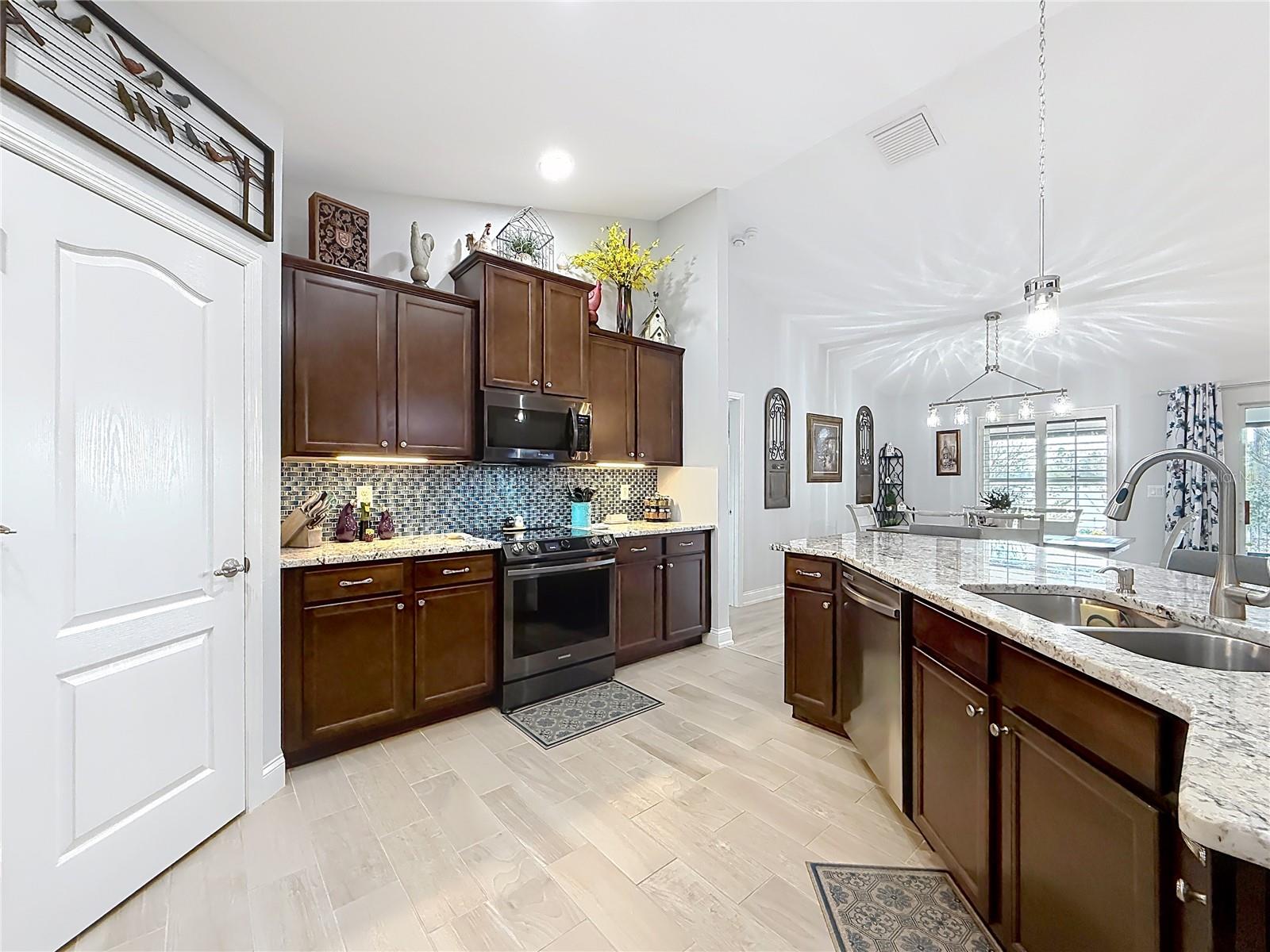 Image 10 of 63 For 9910 55th Avenue Road