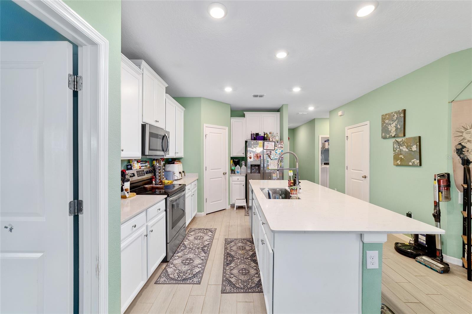 Image 23 of 48 For 1830 44th Court Road