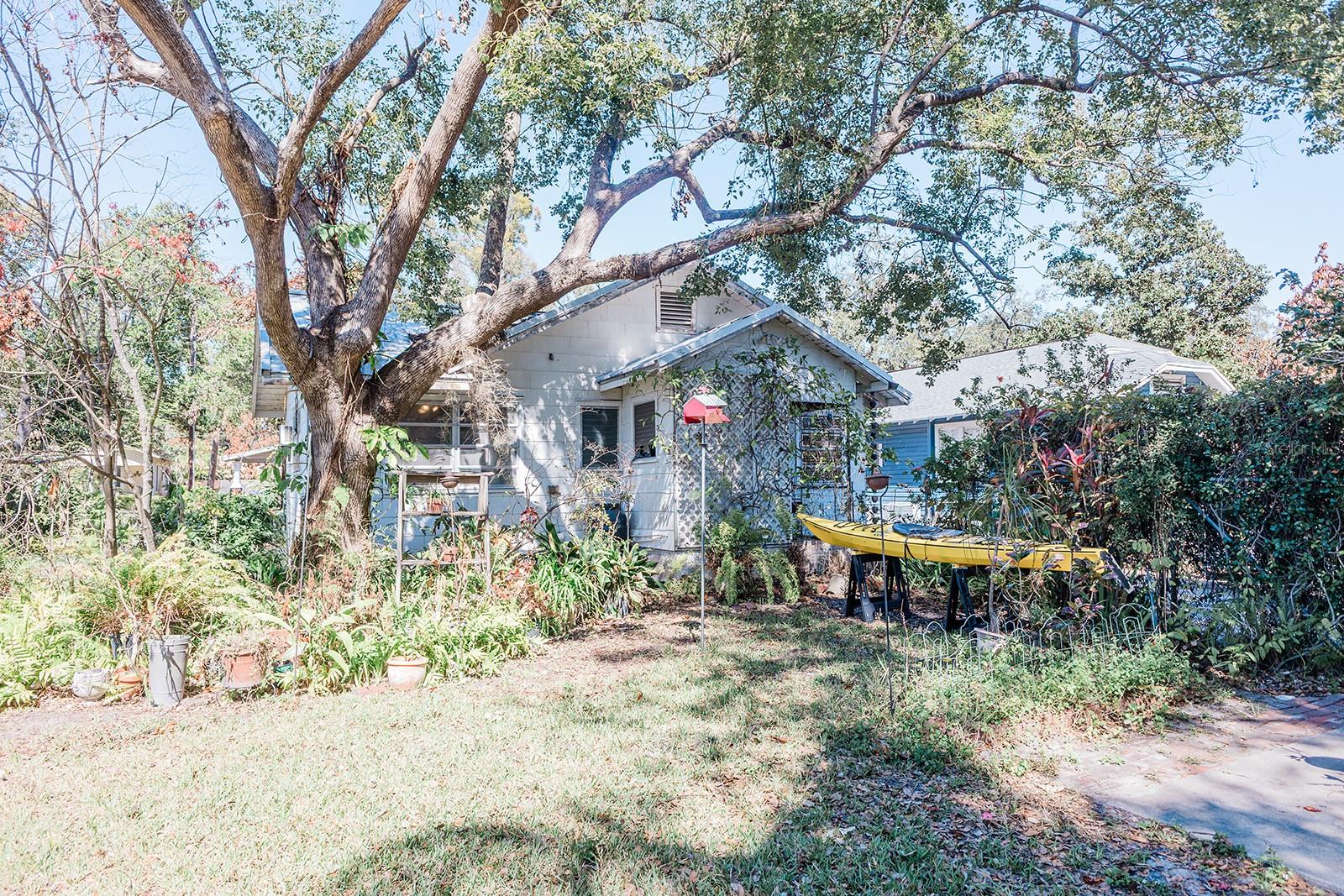 Image 20 of 27 For 1013 East Chelsea Street