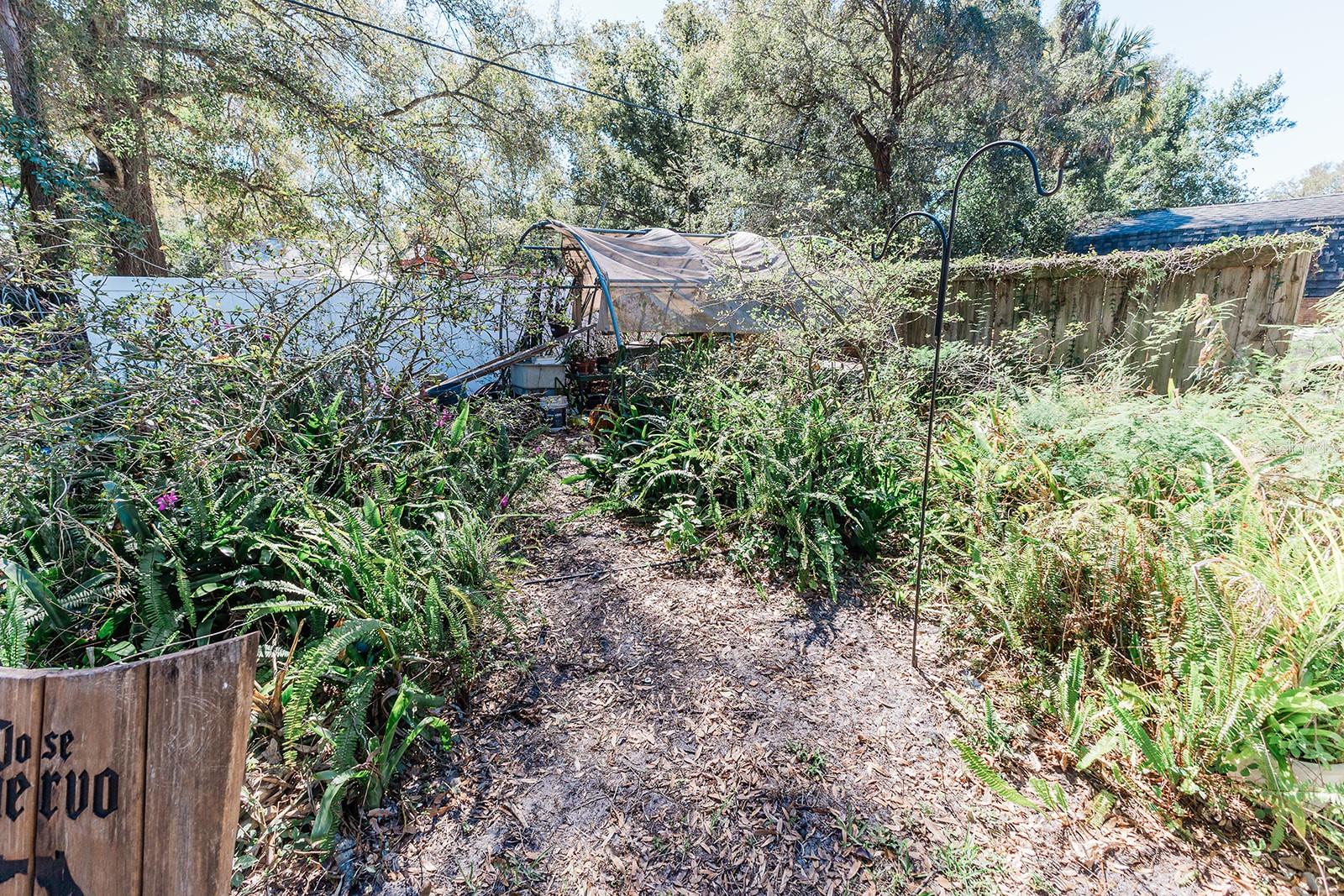 Image 22 of 27 For 1013 East Chelsea Street