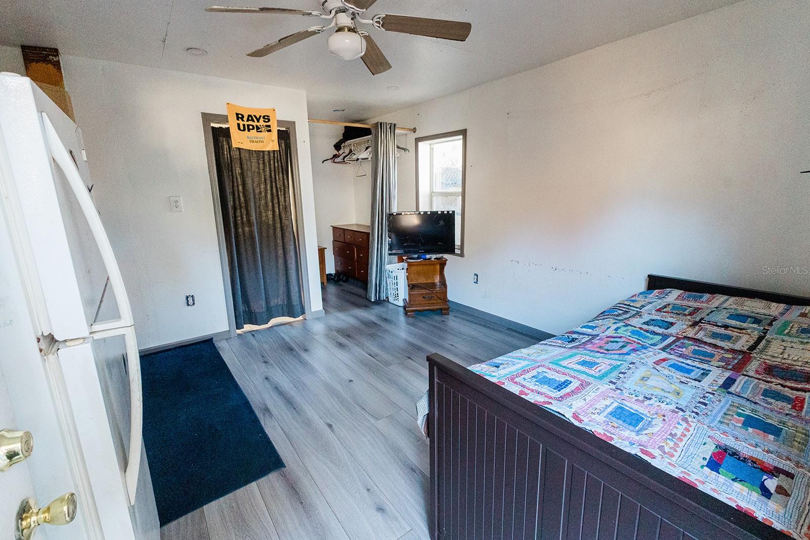 Image 24 of 27 For 1013 East Chelsea Street