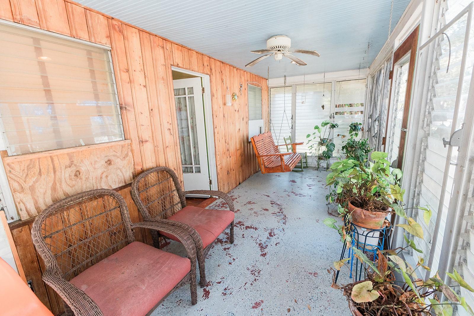 Image 5 of 27 For 1013 East Chelsea Street