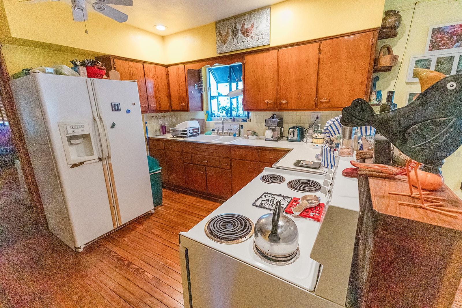 Image 9 of 27 For 1013 East Chelsea Street