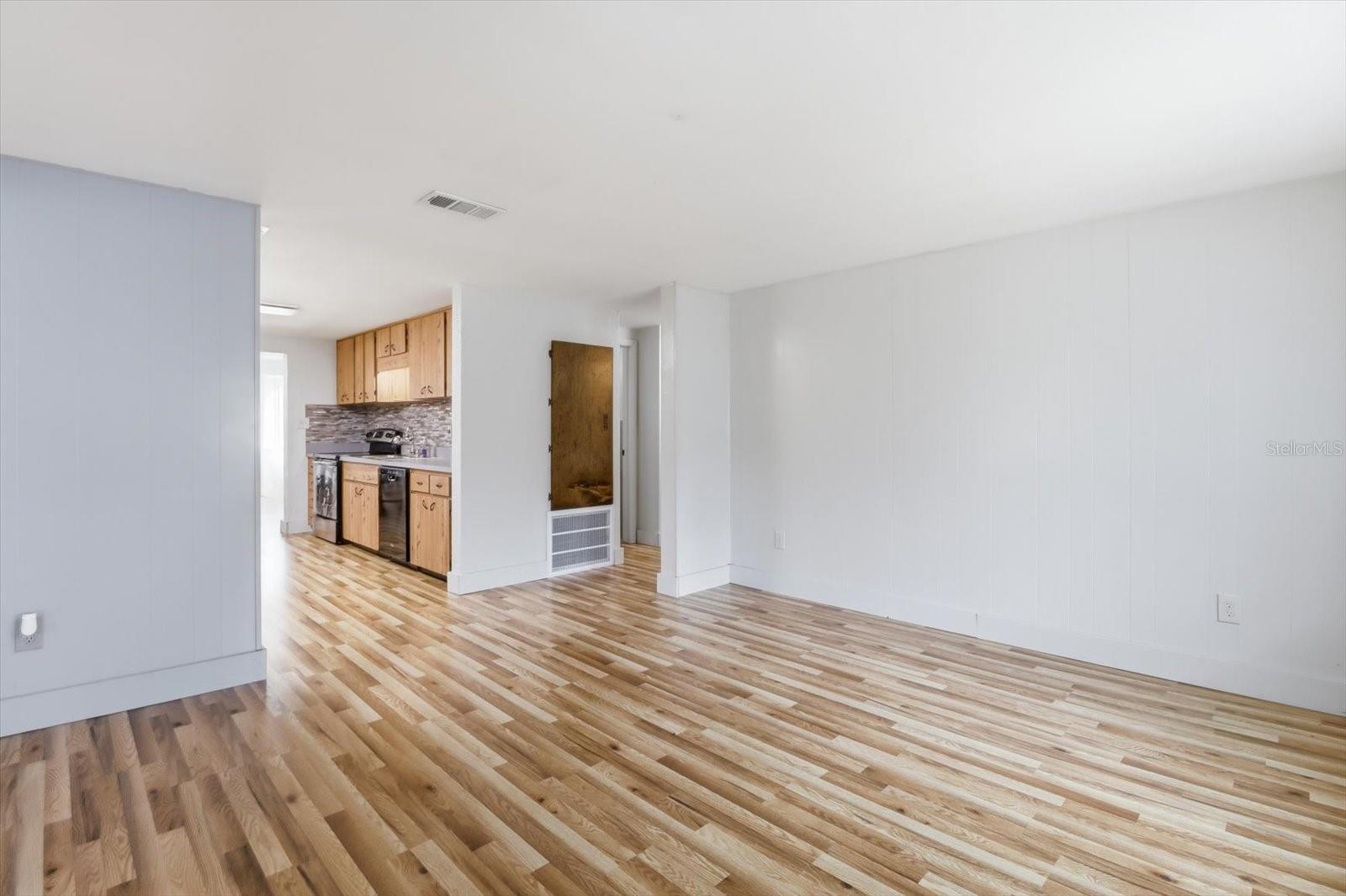 Image 10 of 37 For 5269 James Terrace