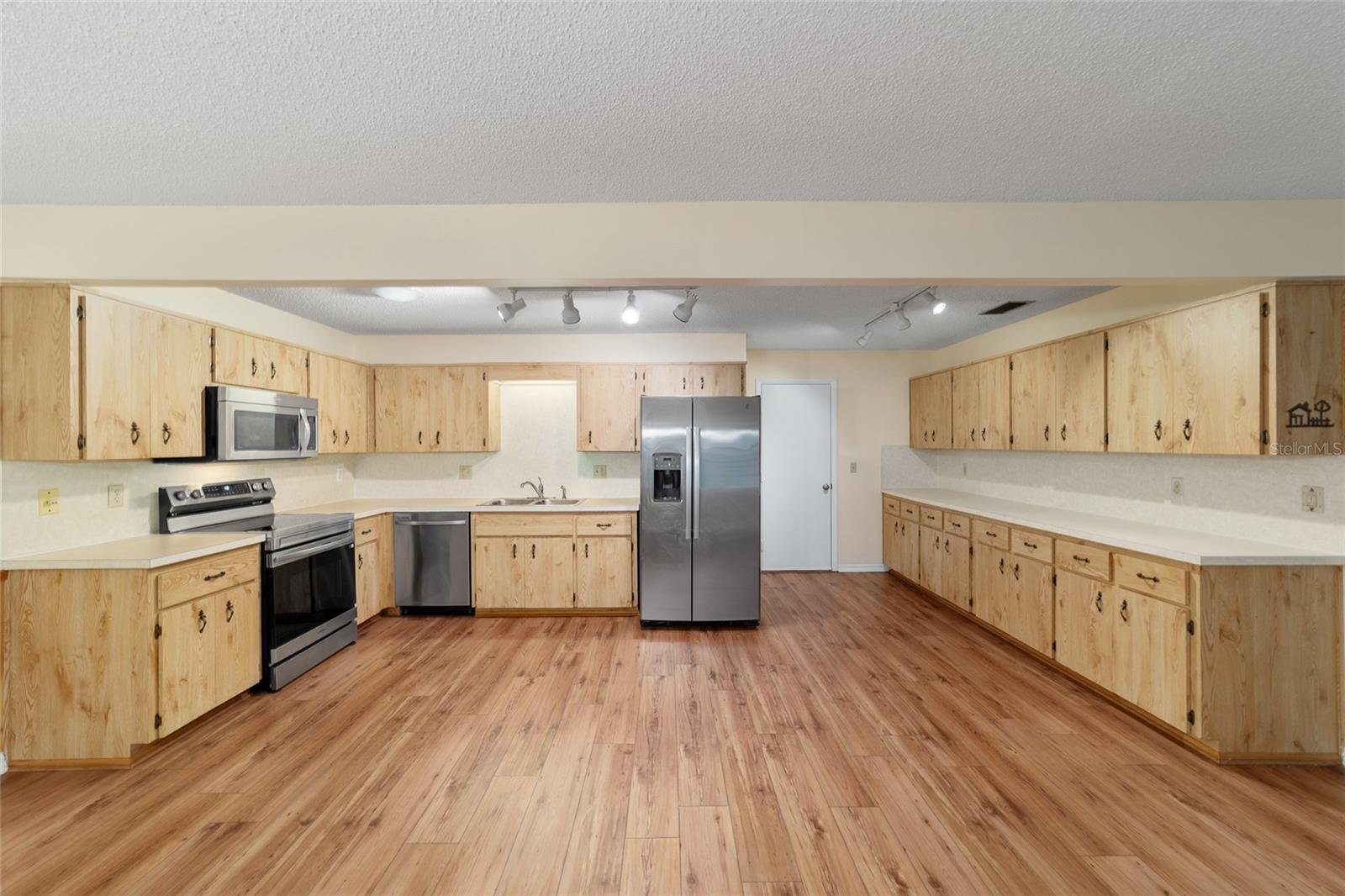 Image 16 of 42 For 8890 96th Street B