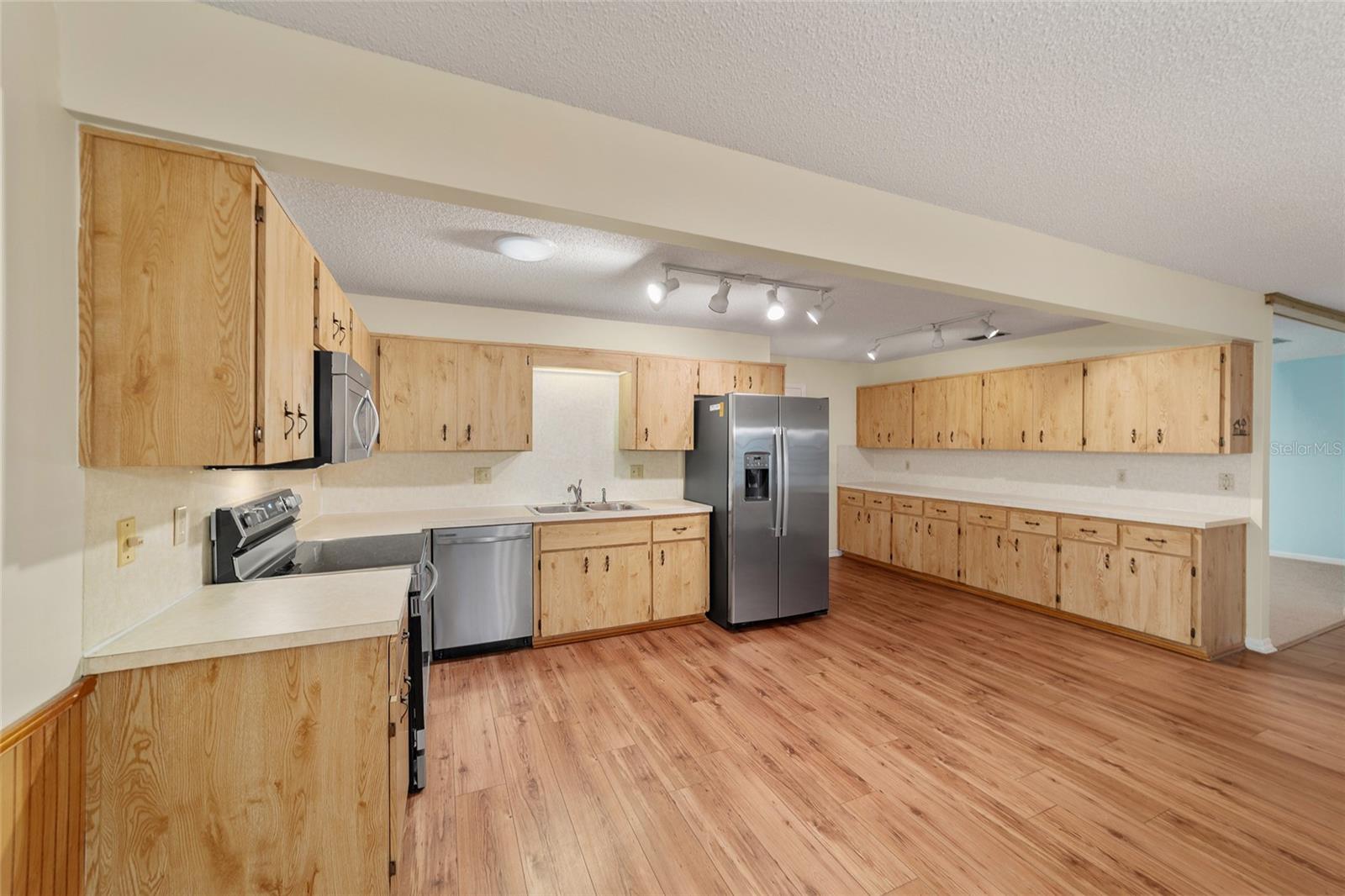 Image 17 of 42 For 8890 96th Street B