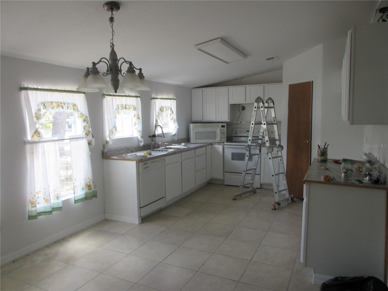 Image 8 of 19 For 18601 24th Lane