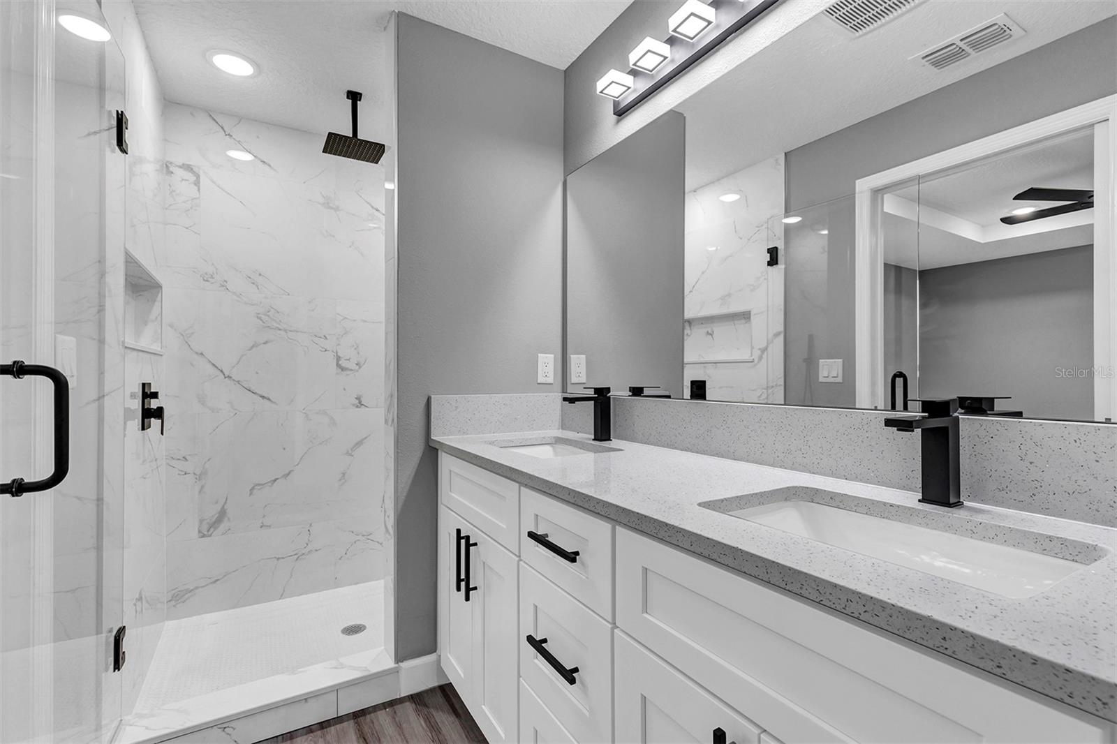 Image 30 of 38 For 14951 33rd Lane