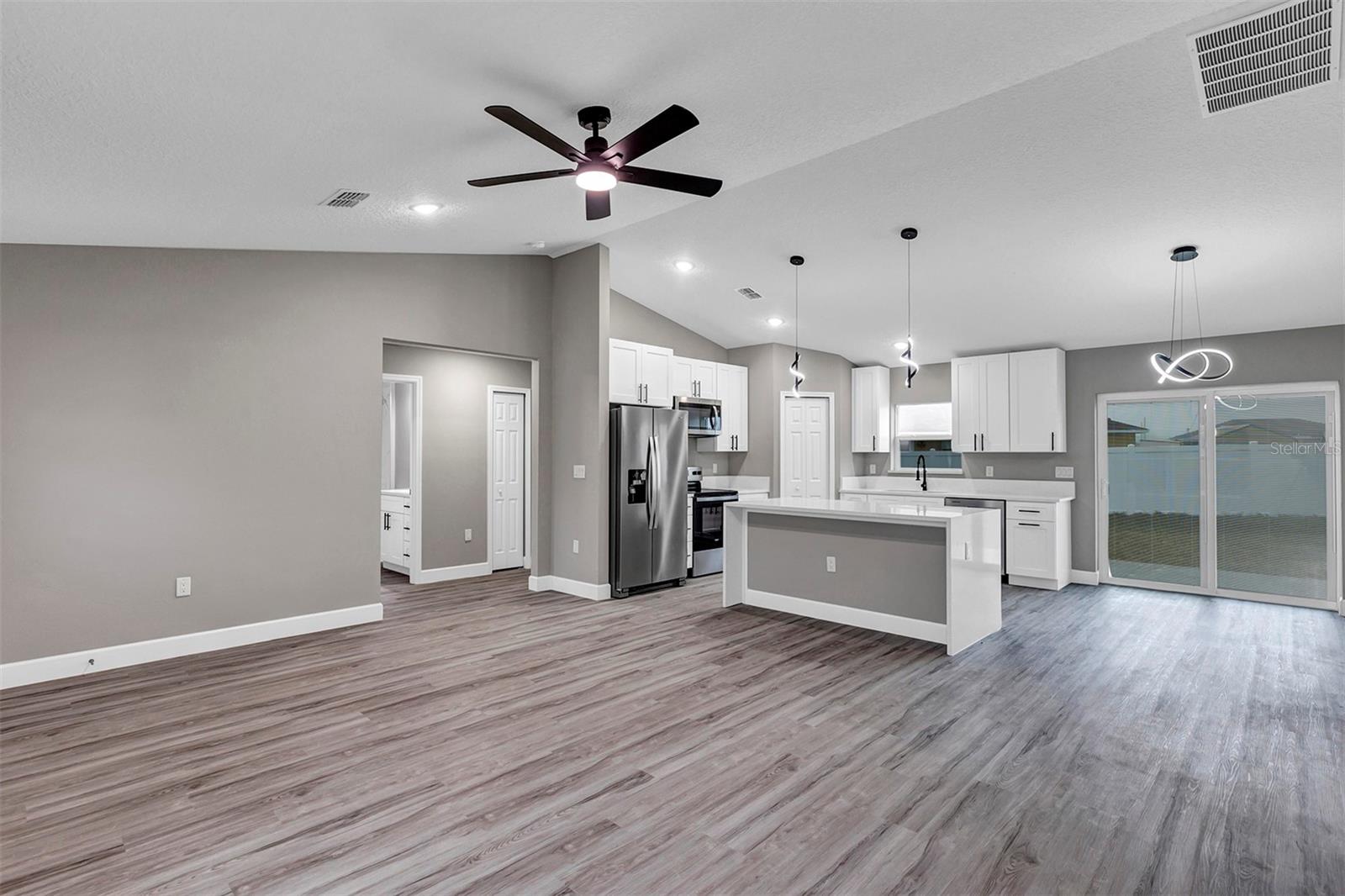 Image 6 of 38 For 14951 33rd Lane