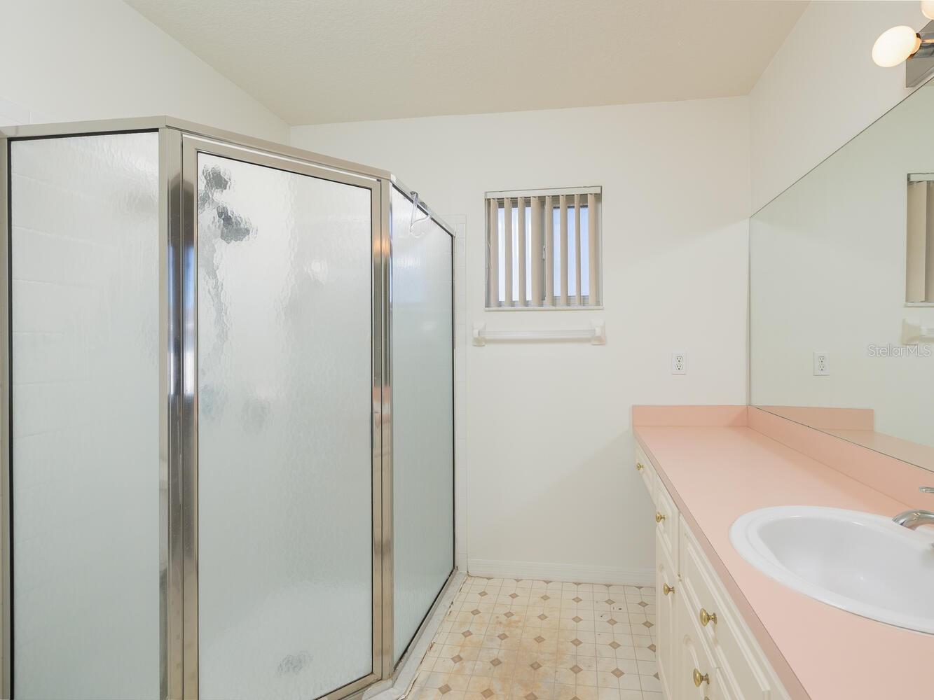 Image 14 of 49 For 6086 98th Loop