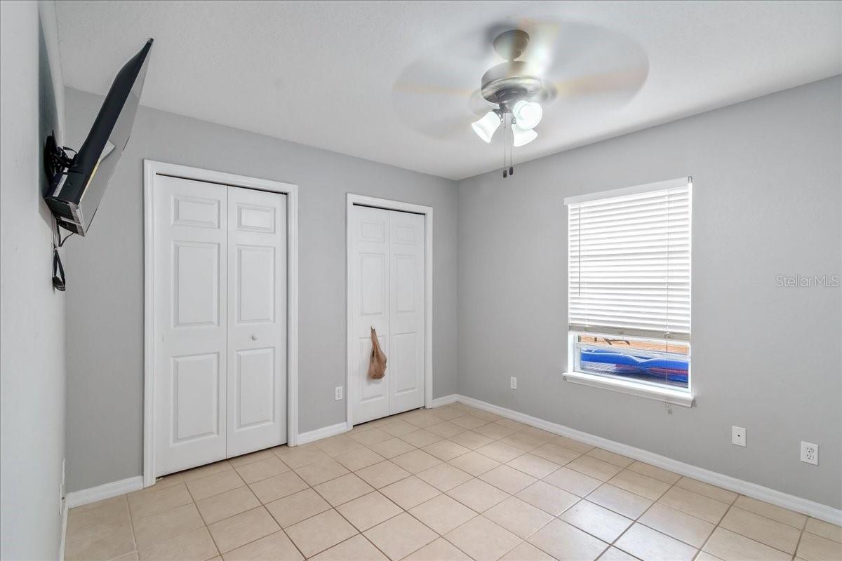 Image 24 of 33 For 14 Redwood Track Radial