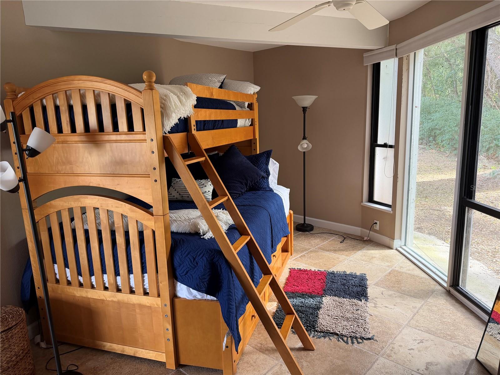 Image 13 of 19 For 15760 140th Avenue