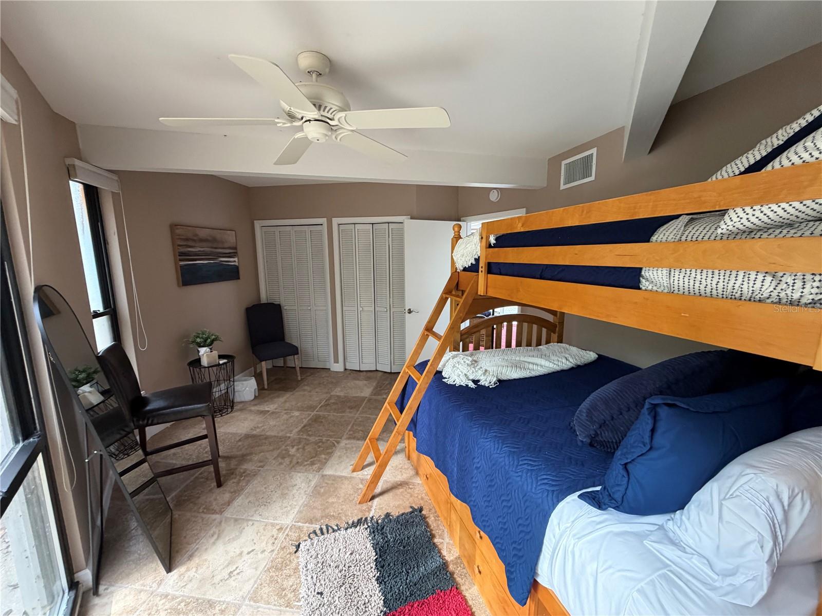 Image 14 of 19 For 15760 140th Avenue