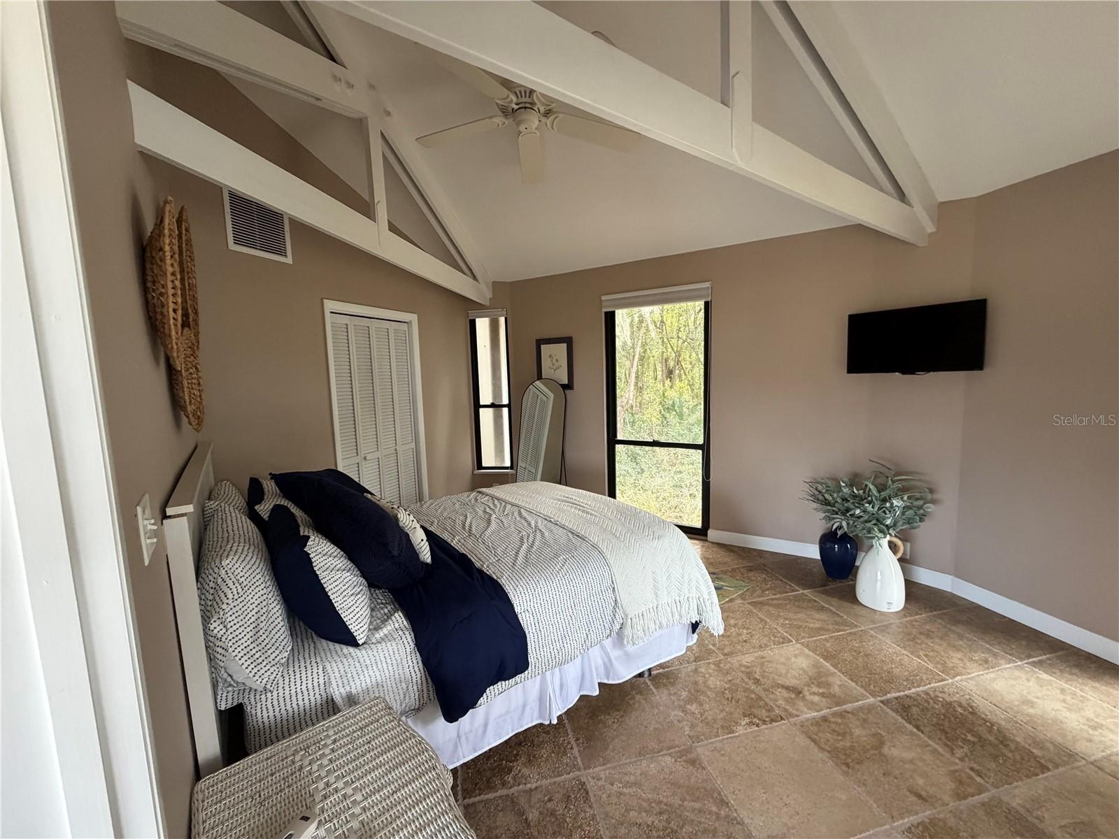 Image 8 of 19 For 15760 140th Avenue