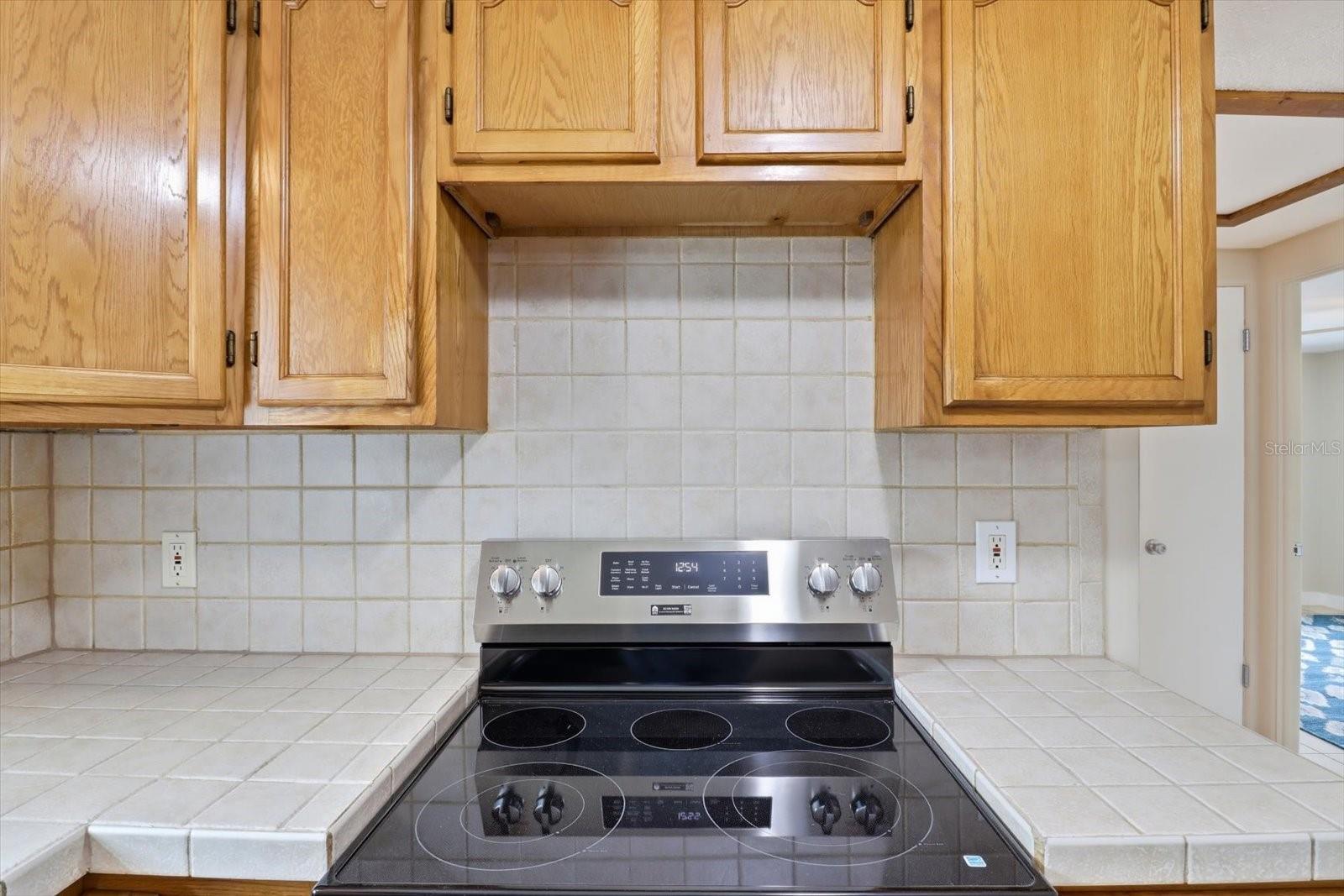 Image 13 of 32 For 7461 Village Drive