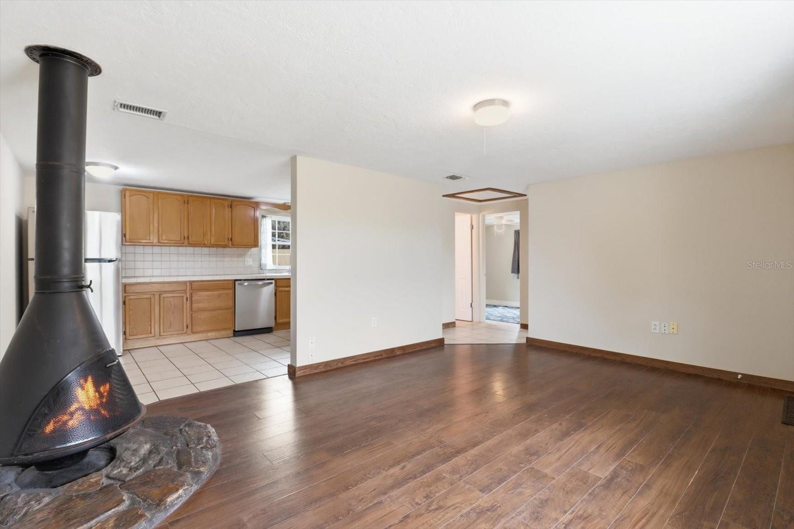 Image 6 of 32 For 7461 Village Drive