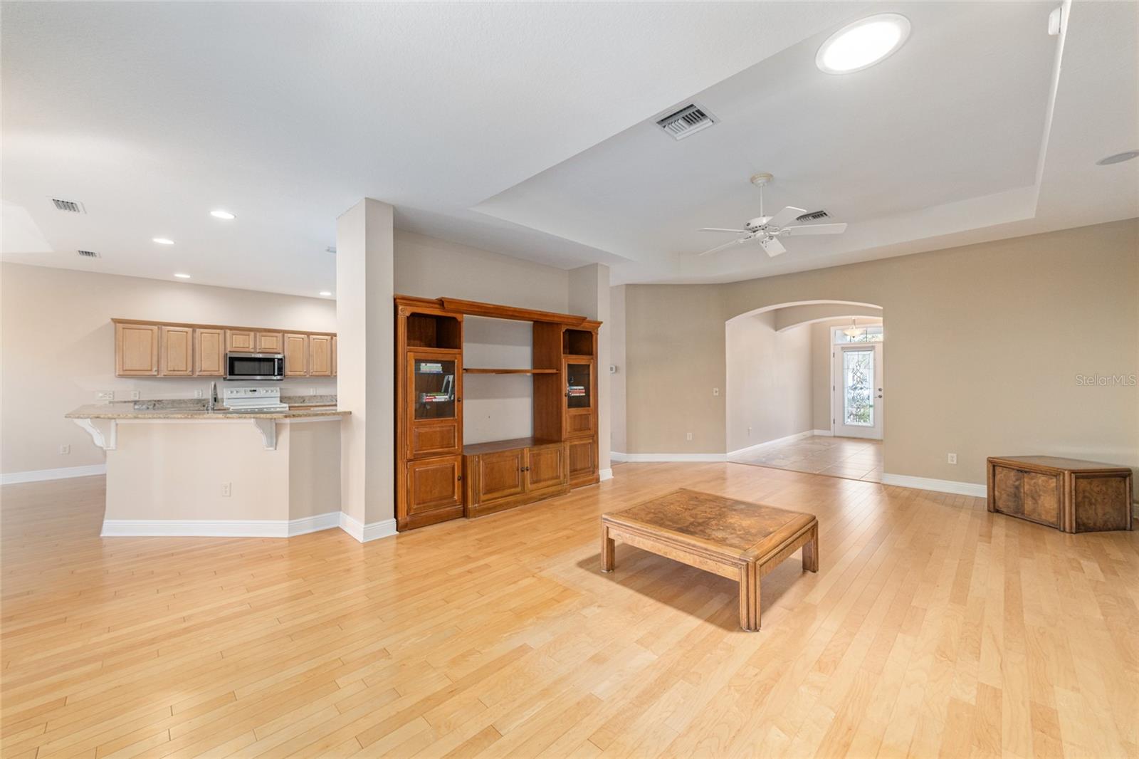 Image 10 of 60 For 646 Stratford Lane