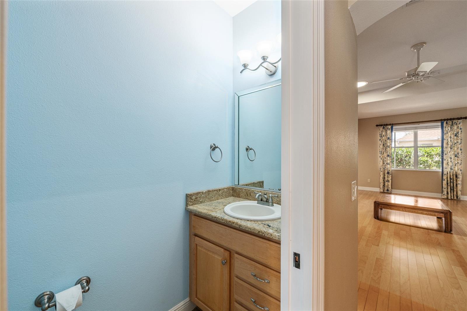 Image 22 of 60 For 646 Stratford Lane